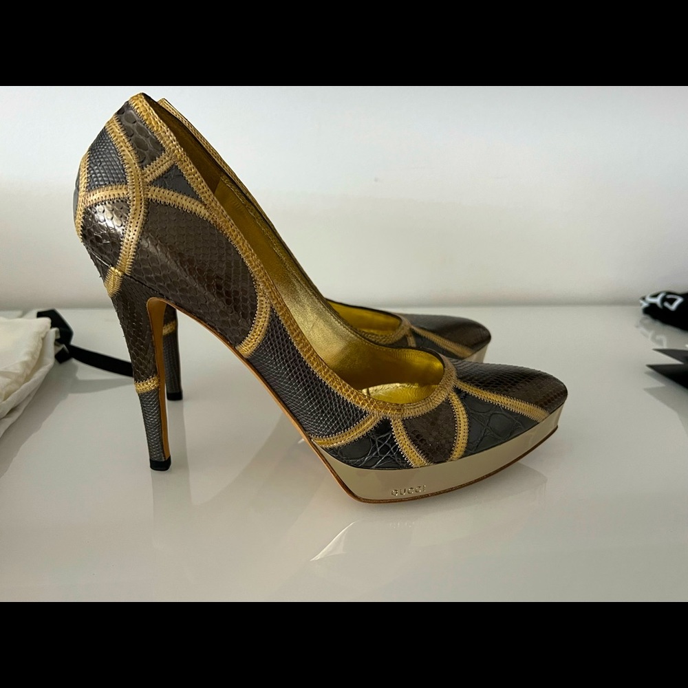 Authentic Gucci heels size 39 / US 9